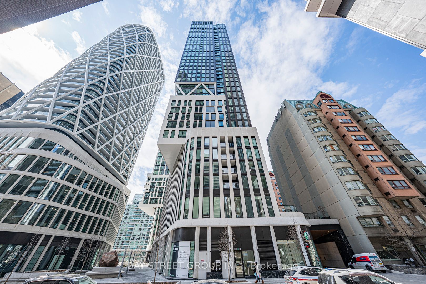 606-238 Simcoe Street, Toronto, ON, M5T 3B9