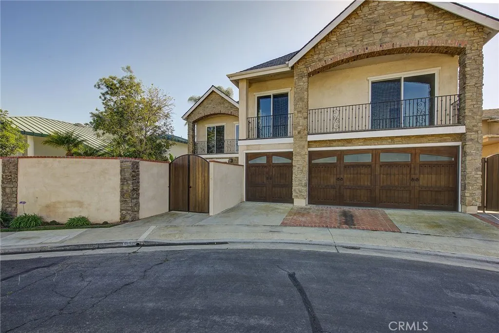 6692 Gate Hill Circle, Huntington Beach, CA 92648
