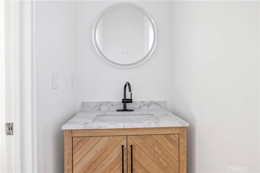 Additional image 4 of 10905 Dalerose Ave Unit B, Inglewood, CA 90304