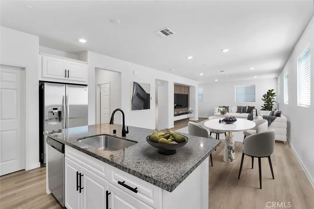 Additional image 3 of 14700 Sherman Way, Van Nuys, CA 91405