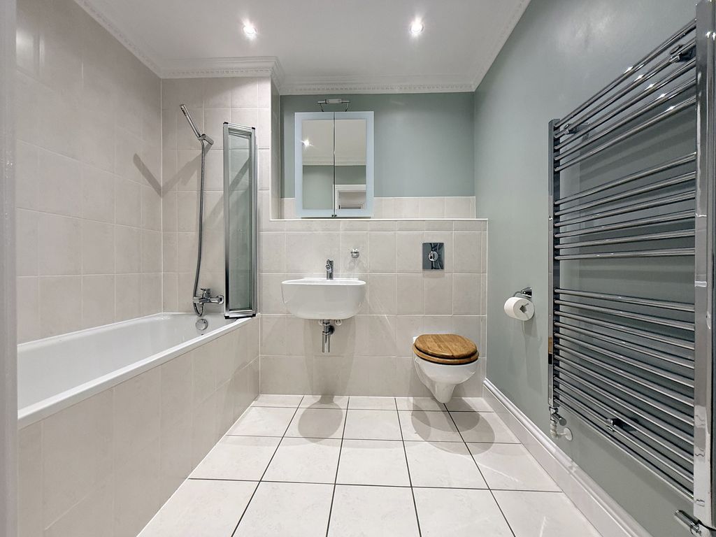 2 bed flat for saleWestern Courtyard, Talygarn, Pontyclun, Rhondda Cynon Taff. CF72 photo 2