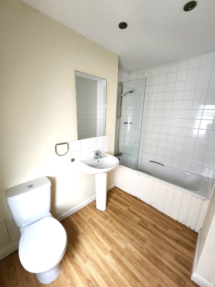 Additional image 4 of 3 Bed Flat, Cannon Street, EC4N, N1 7GU