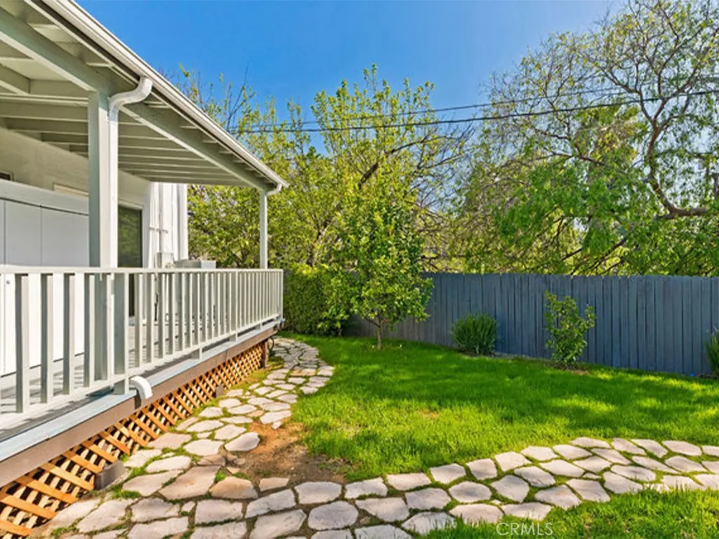 Additional image 24 of 242 W Elmwood Ave, Burbank, CA 91502