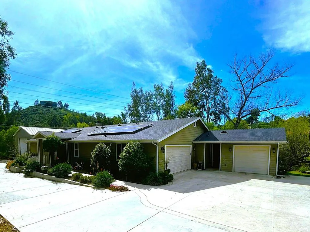 Additional image 2 of 2400 Kauana Loa Dr, Escondido, CA 92029