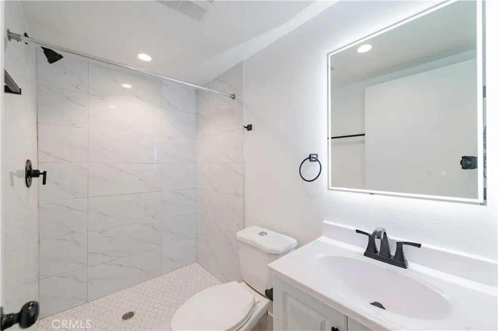 Additional image 8 of 1596 W 36th, Los Angeles, CA 90018