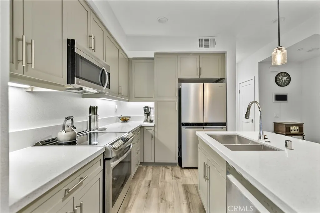 Additional image 6 of 2560 Valentina Way Unit 2, Commerce, CA 90040