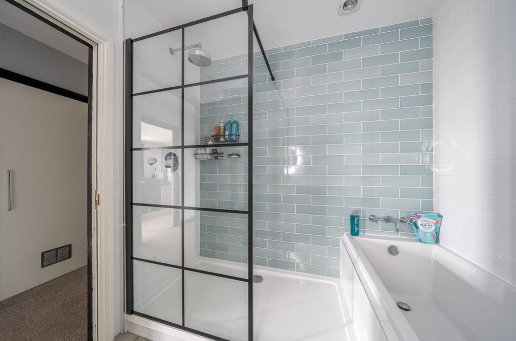 1 bed flat for saleCathedral Heights, Chichester Road, Bracebridge Heath, Lincoln, Lincolnshire LN4 photo 2