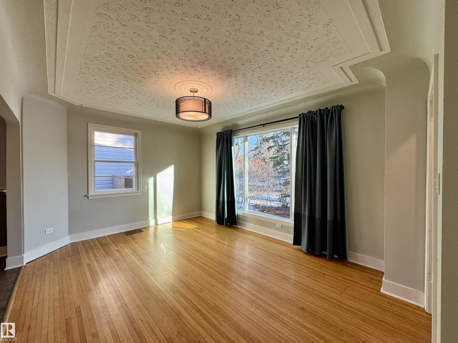 Additional image 5 of 10944 71 Avenue NW, Edmonton, AB, T6G0A1