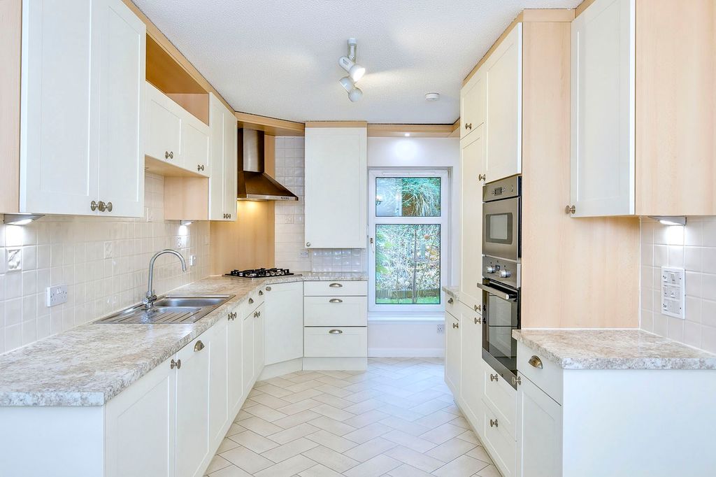 Additional image 5 of 2 bed flat for sale14 Station Bank, Station Bank, Peebles EH45
