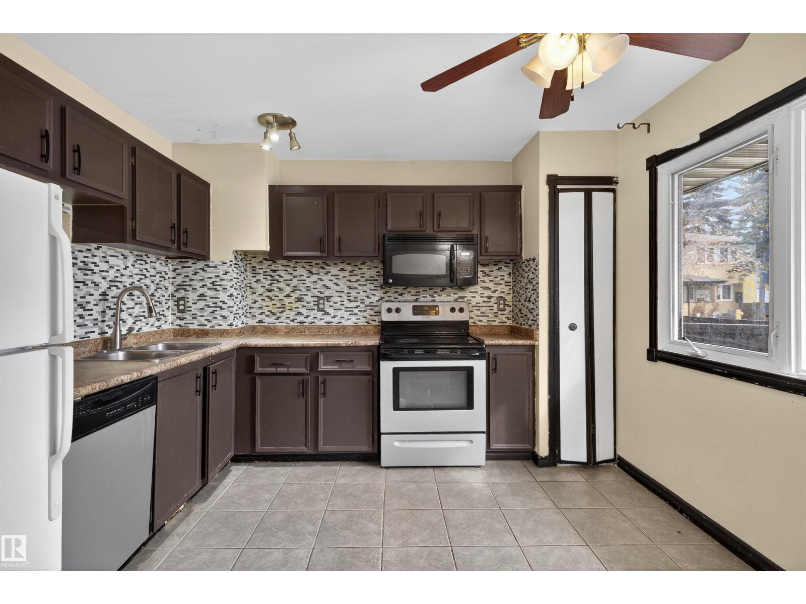 Additional image 2 of 3301 139 Avenue NW, Edmonton, AB, T5Y1T2