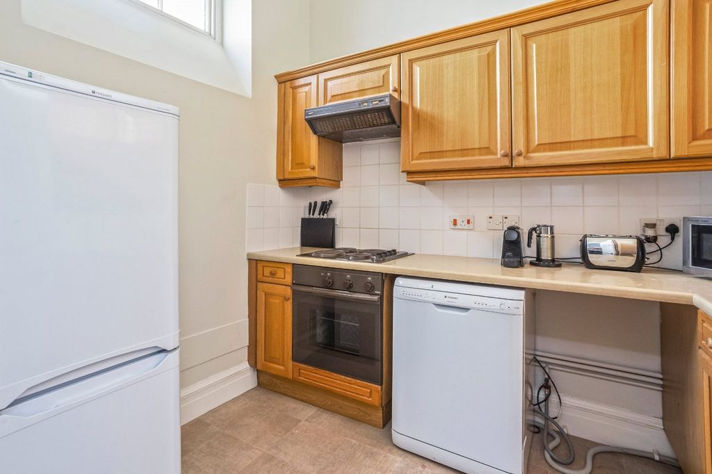 Additional image 4 of 1 bed flat for saleApartment 2, Lansbury House, 3 St. Marys Place, Stamford, Lincolnshire PE9