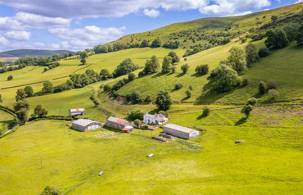 6 bed farmhouse for saleLlanbadarn-Y-Garreg, Builth Wells LD2