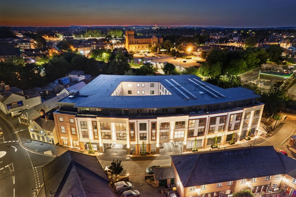 2 bed flat for salePenthouse, Old Coleham Court, Shrewsbury SY3