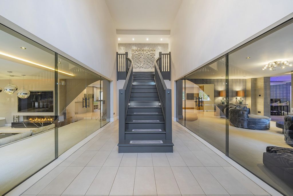 Additional image 4 of 7 bed detached house for saleLing Lane, Leeds LS14