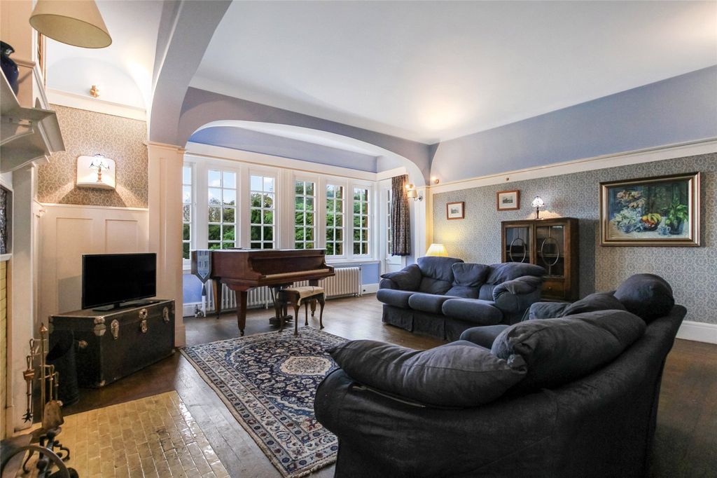 2 bed flat for saleThe Crescent, Skelmorlie, North Ayrshire PA17 photo 2