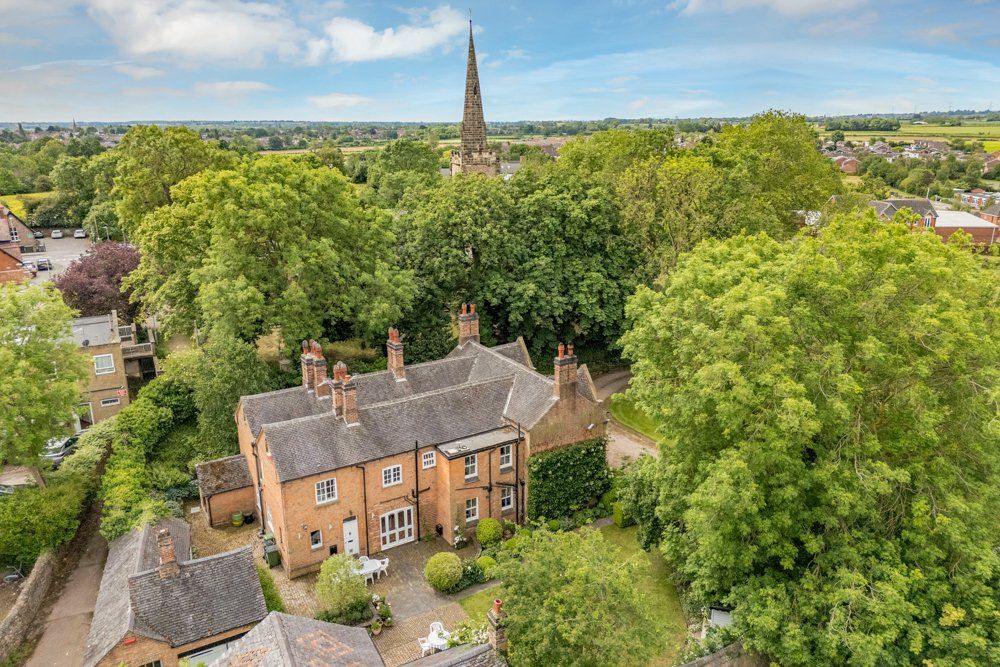 6 bed detached house for saleThe Old Rectory, Stoney Stanton, Leicestershire LE9 photo 2