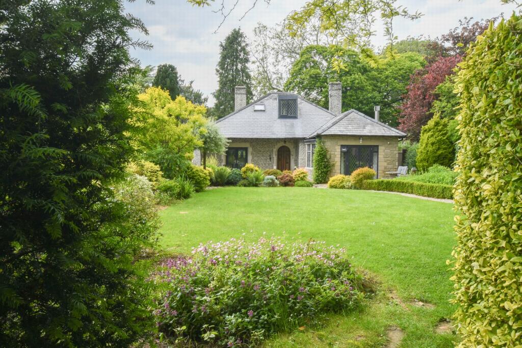 Pavilion Meadow, River, CT17