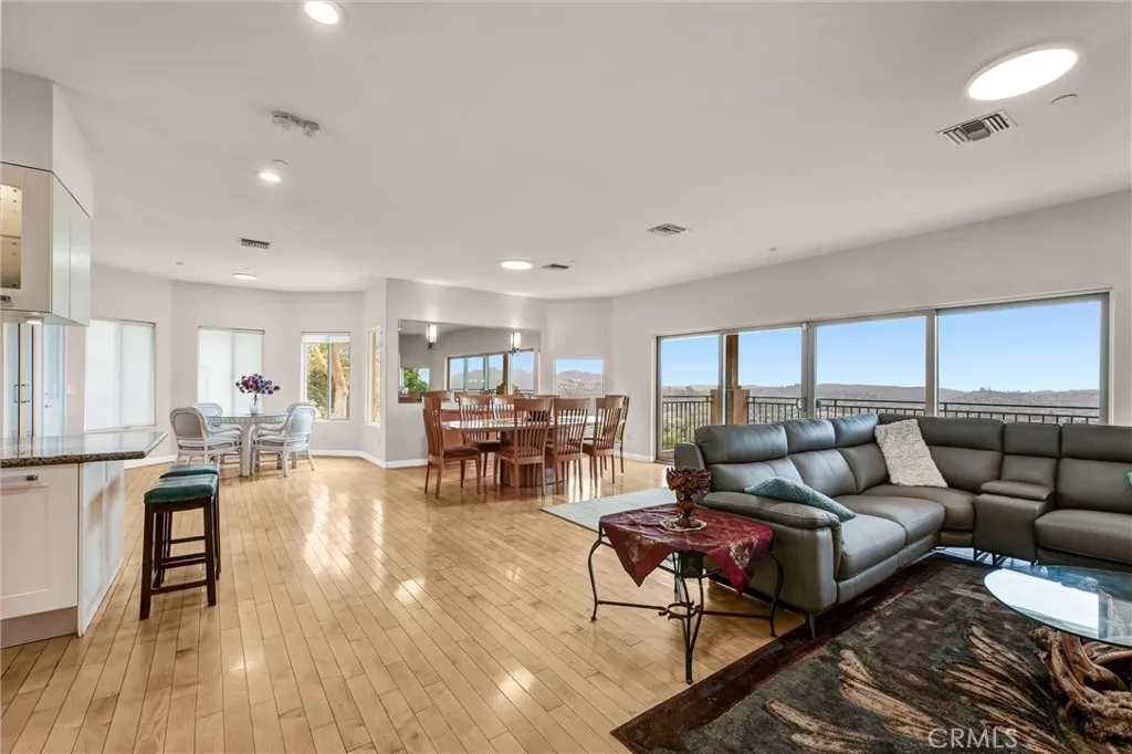 Additional image 59 of 876 Harrington Rd, Glendale, CA 91207