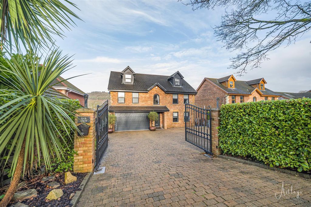 5 bed detached house for saleHenfaes Road, Tonna, Neath SA11