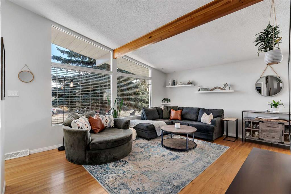 Additional image 3 of 9939 Maplecreek Drive SE, Calgary, AB, T2J 1T4