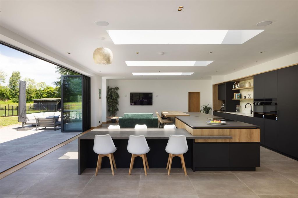 Additional image 8 of 5 bed detached house for saleCrocodile House, Manor Gardens, Thorner, Leeds LS14