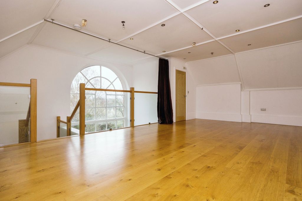 Additional image 13 of 2 bed flat for saleBridge Road, Godalming, Surrey GU7