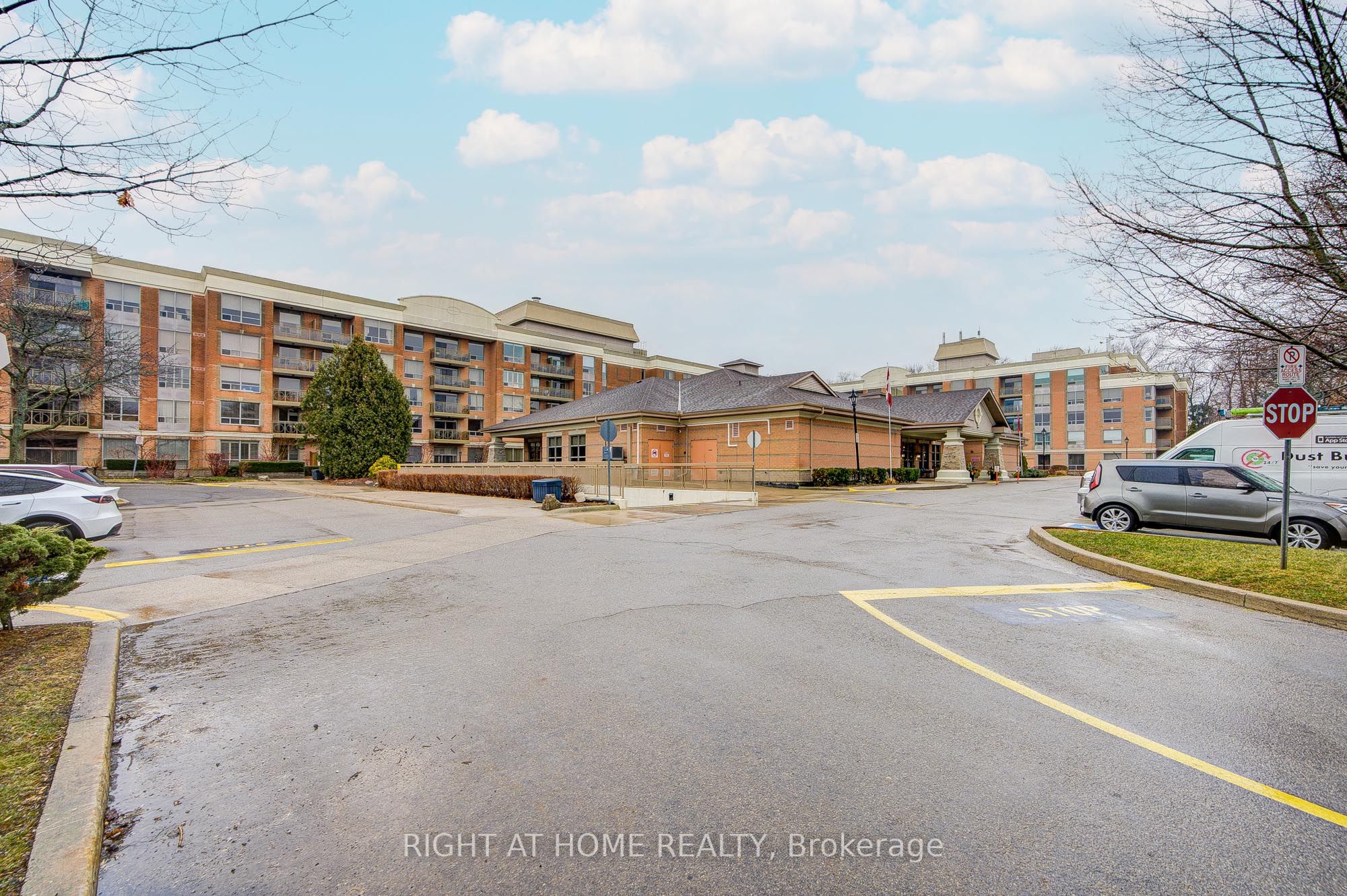 Additional image 3 of 2406-100 Burloak Drive, Burlington, ON, L7L 6P6