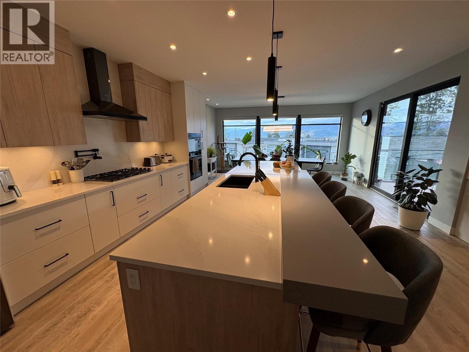 Additional image 3 of 547 Hawes Court, Kelowna, BC, V1W5C5