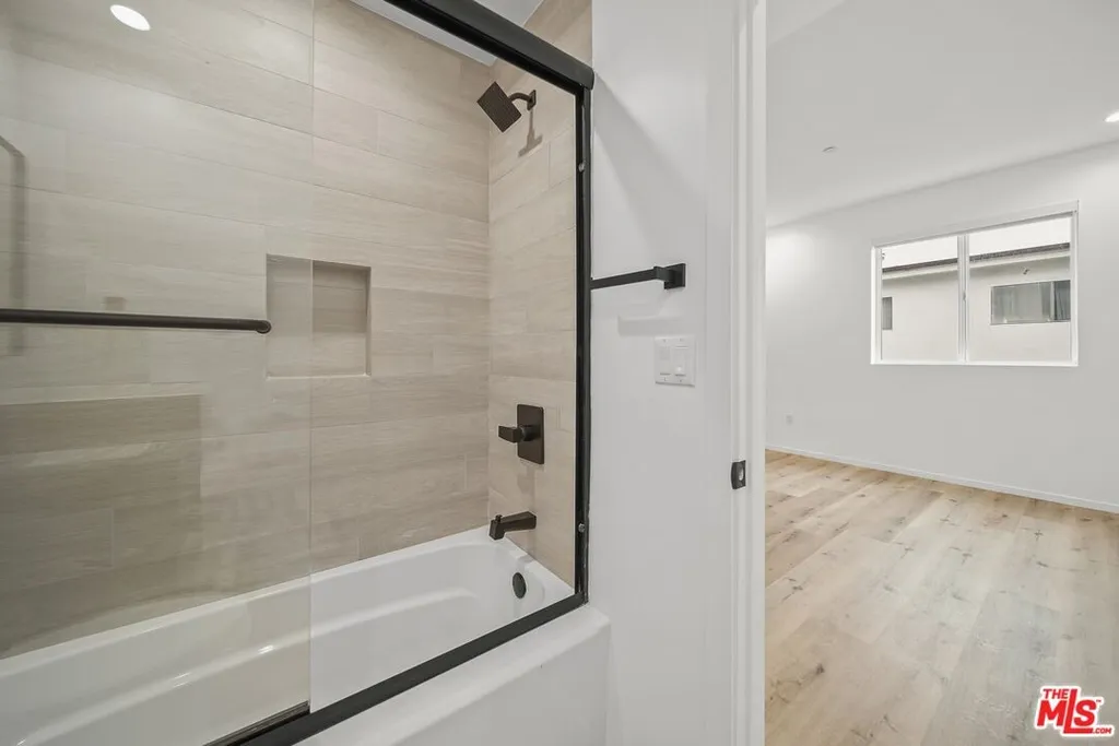 Additional image 10 of 849 N Mariposa Unit 1/2, Los Angeles, CA 90029