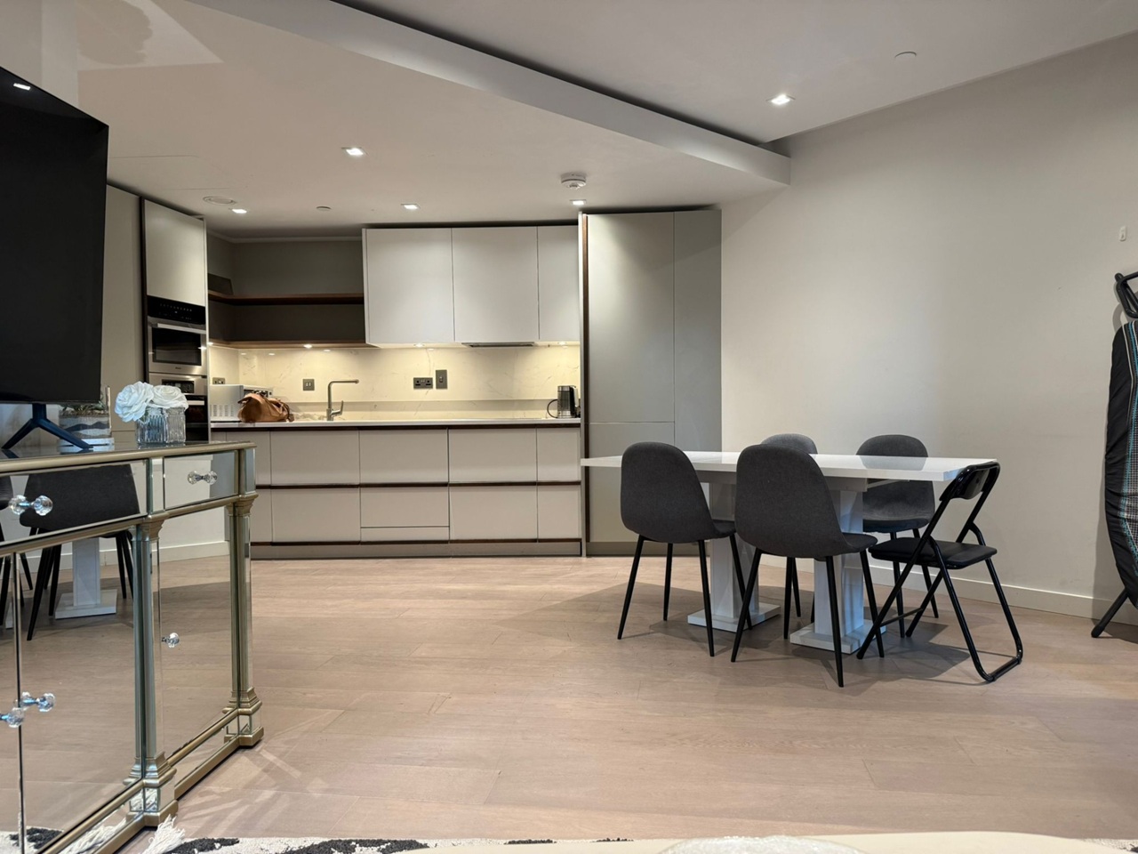 Additional image 4 of 2 Bed Flat, Westmark Tower, W2, N1 7GU