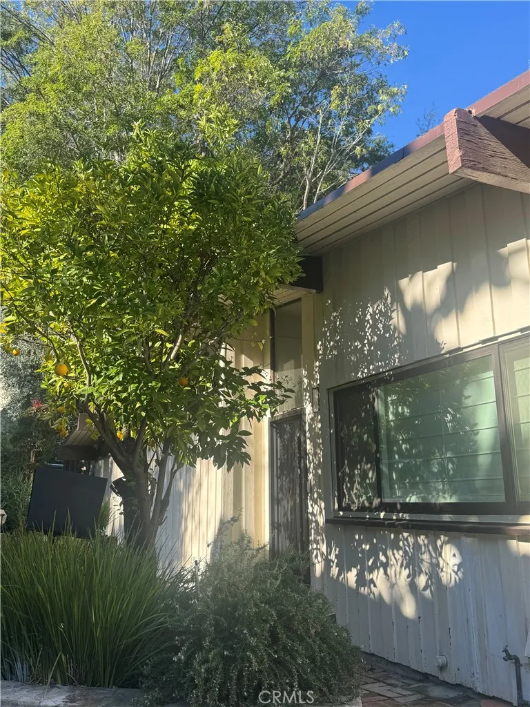 Additional image 88 of 11551 Decente Dr, Studio City, CA 91604