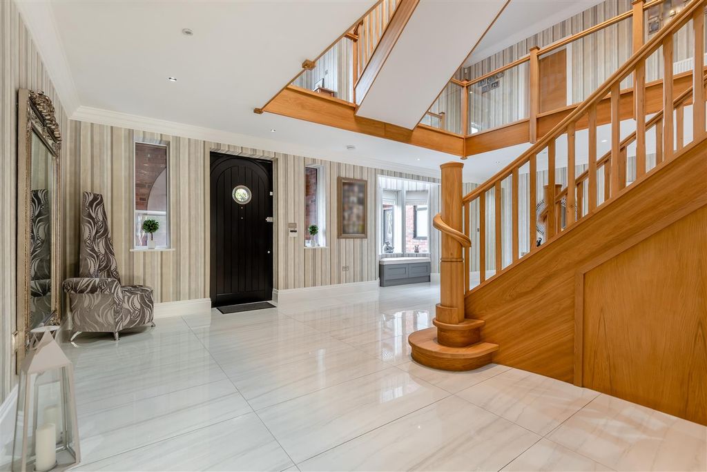8 bed detached house for saleWoodside Drive, Sutton Coldfield B74 photo 3