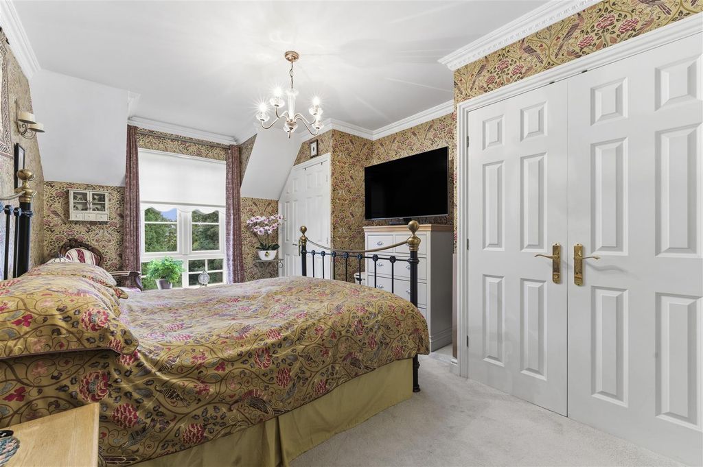Additional image 7 of 2 bed flat for saleWestern Courtyard, Talygarn, Pontyclun CF72