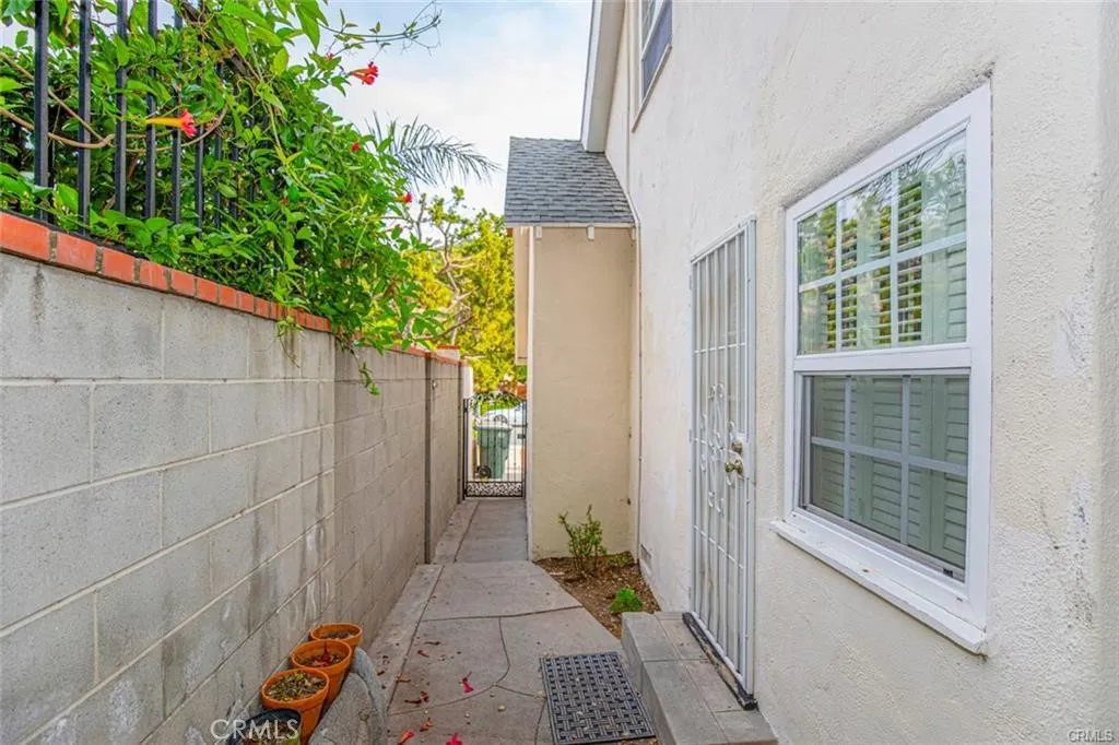 Additional image 84 of 2313 Hollister Ter, Glendale, CA 91206