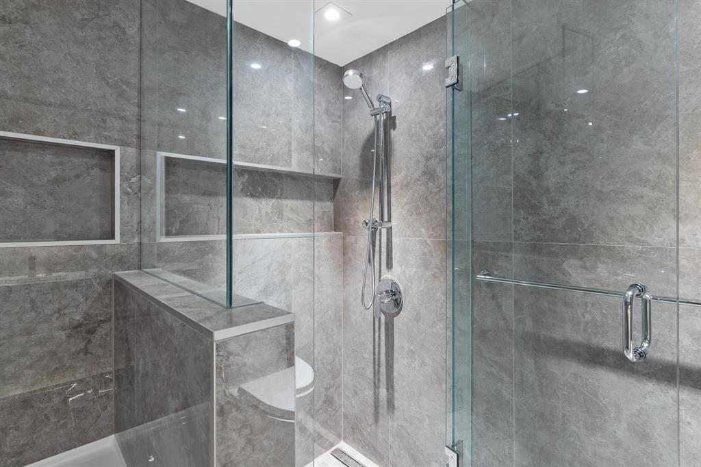 Additional image 6 of 85X-6328 No. 3 Road, Richmond, BC, V6Y 0L6