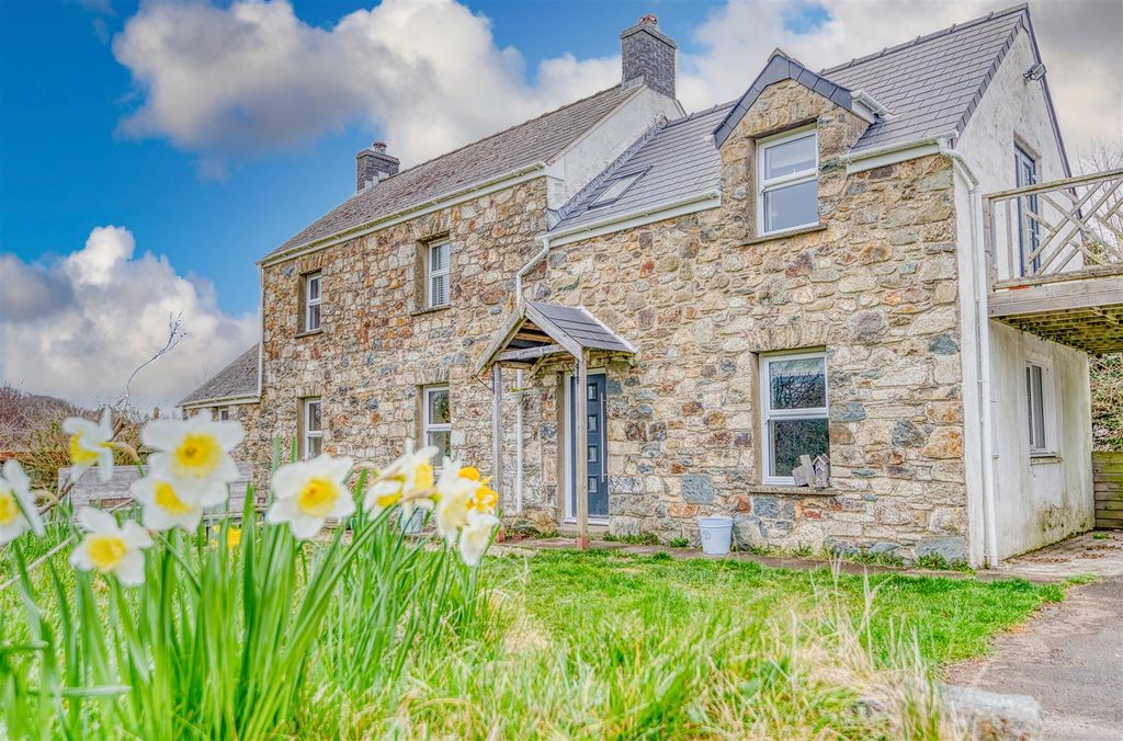 5 bed farm for saleNewport, Pembrokeshire SA42