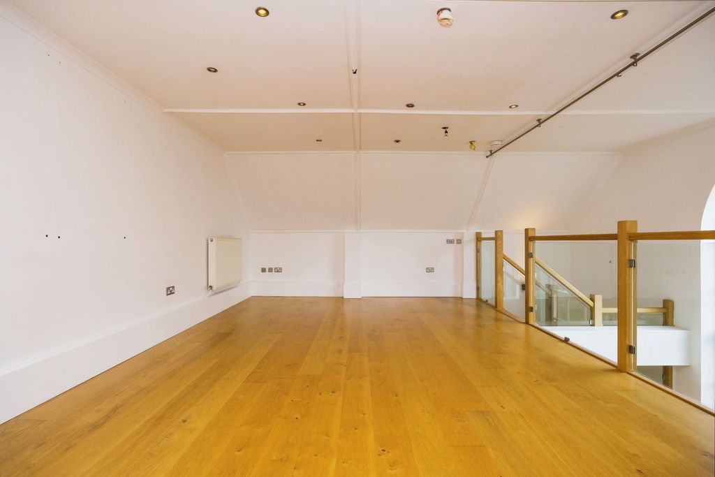 Additional image 15 of 2 bed flat for saleBridge Road, Godalming, Surrey GU7