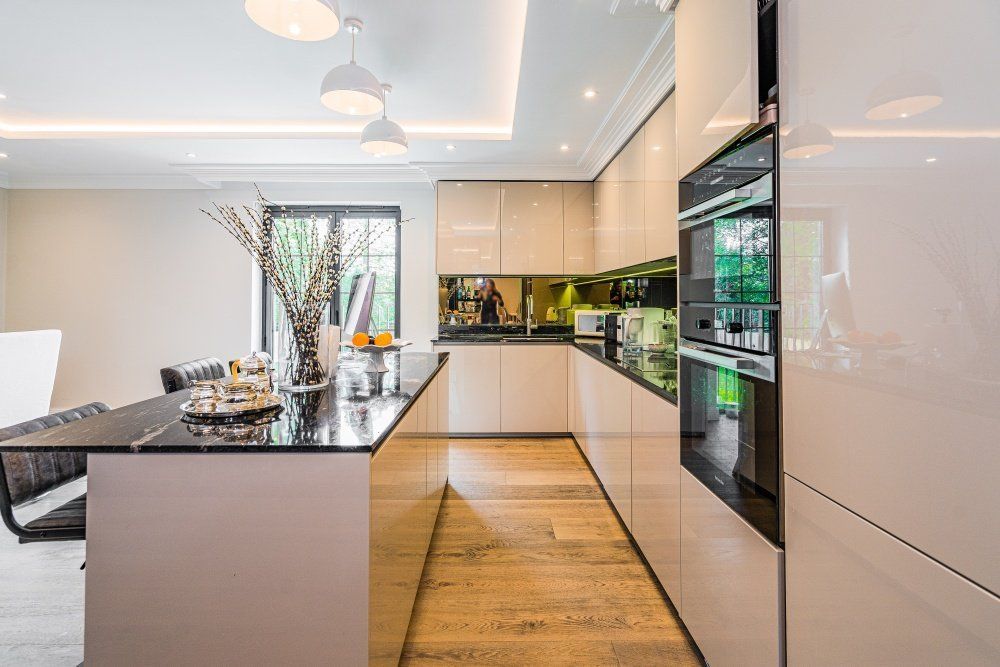 Additional image 3 of 3 bed flat for salePenn Road, Beaconsfield HP9