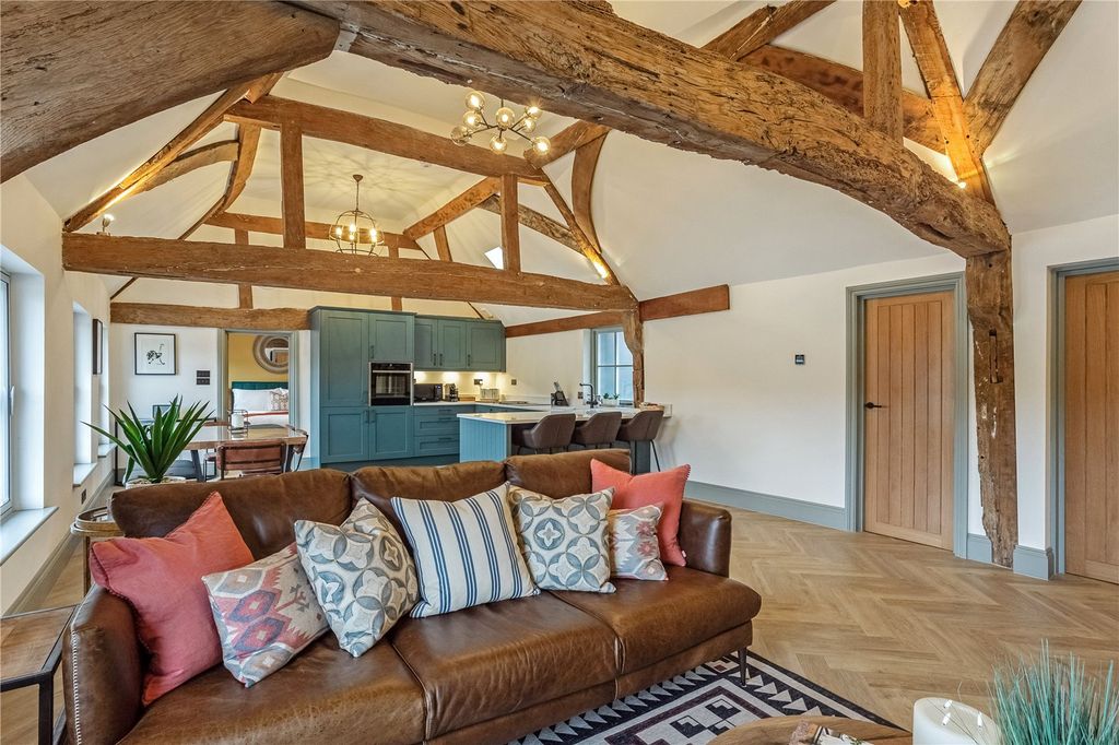 Additional image 6 of 2 bed flat for saleThameside, Henley-On-Thames, Oxfordshire RG9