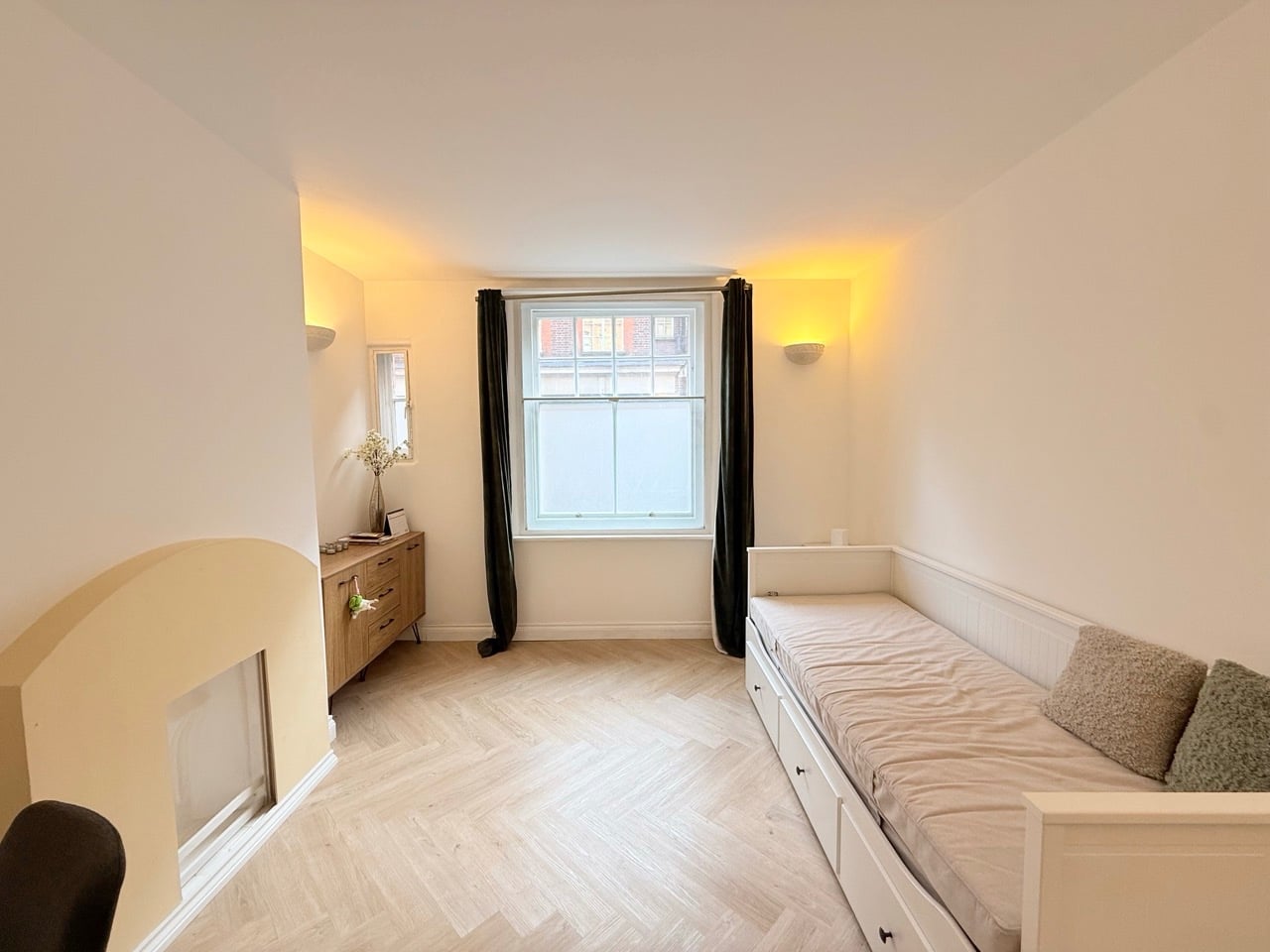 Additional image 3 of 1 Bed Flat, Aldwych Buildings, WC2B