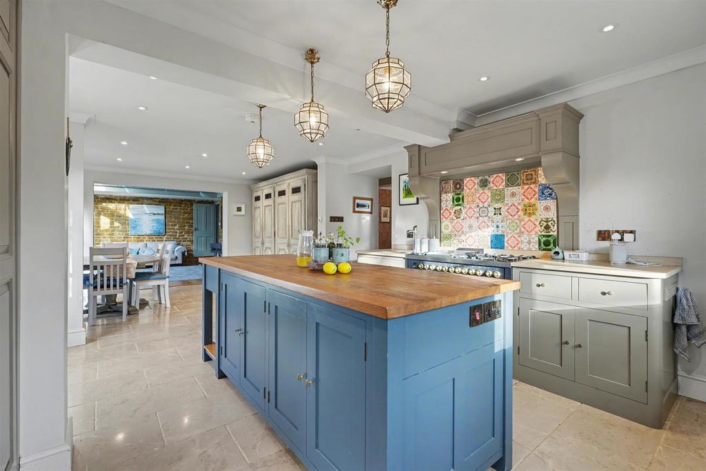 Additional image 3 of 6 bed detached house for saleCourt House, 4 Court Close, Creaton, Northampton NN6