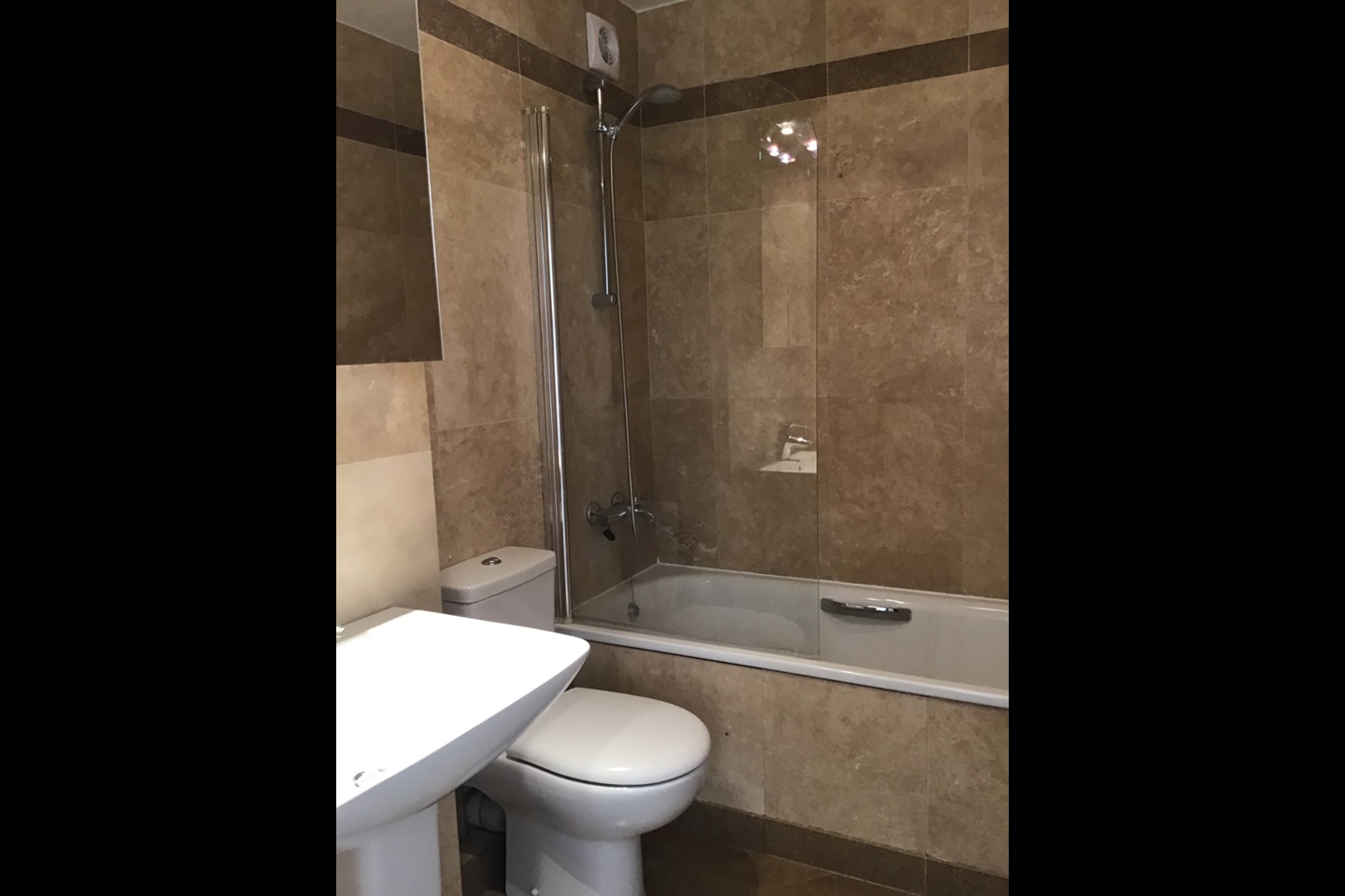 Additional image 7 of 2 Bed Flat, Vauxhall, SW8, N1 7GU