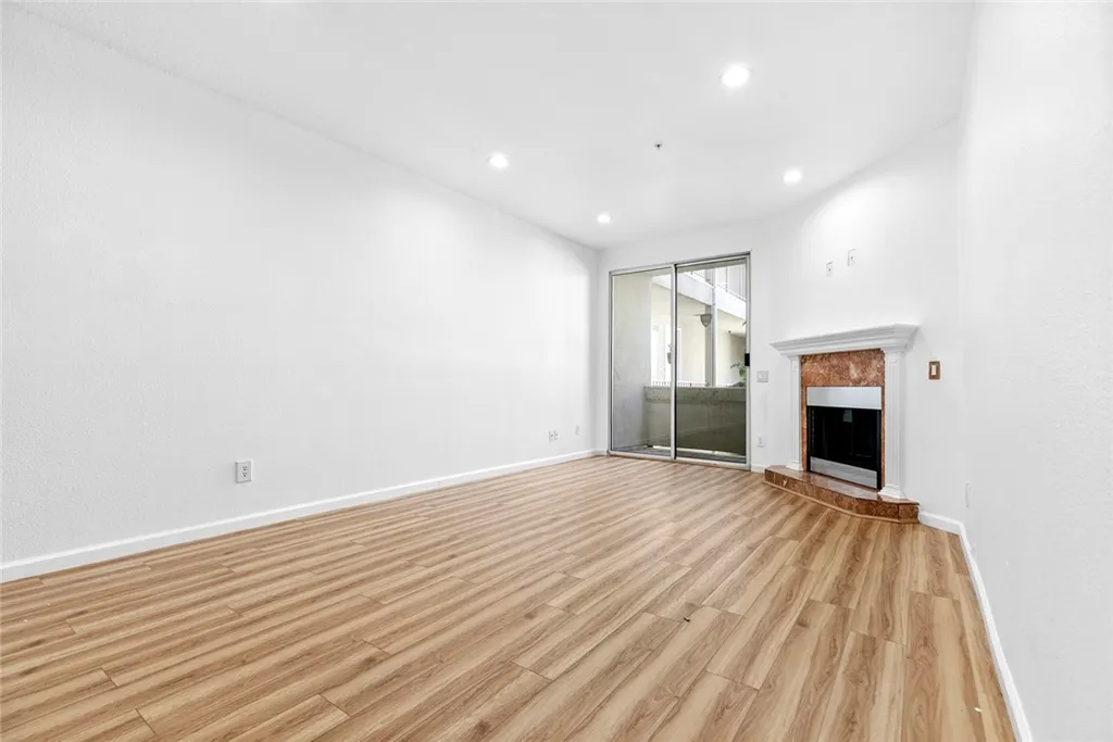 Additional image 9 of 16940 Chatsworth Unit 208, Granada Hills, CA 91344