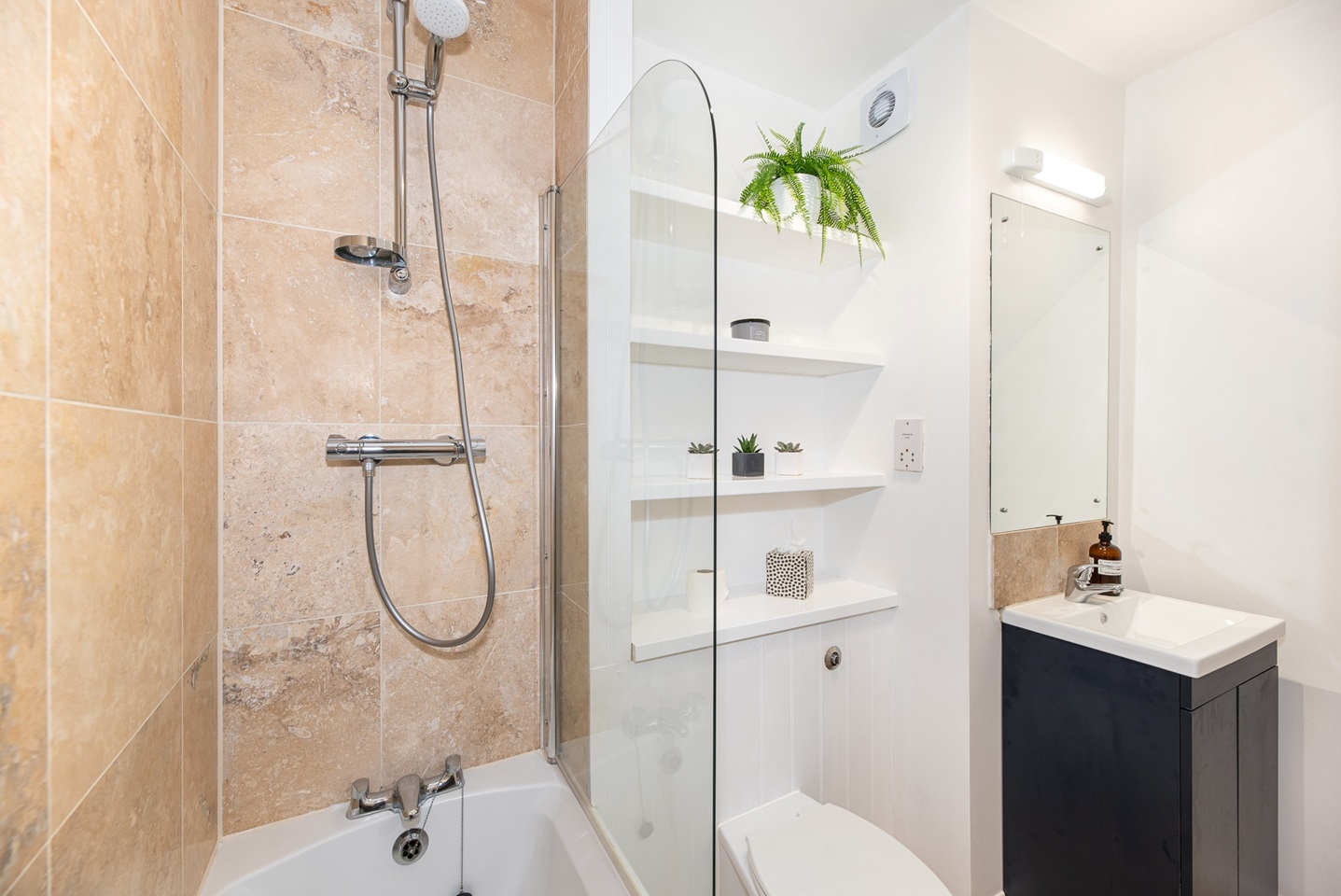 Additional image 12 of 2 Bed Flat, Park South, SW11, N1 7GU