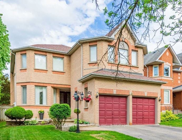 10 Chiswick Crescent, Aurora, ON, L4G 6N9