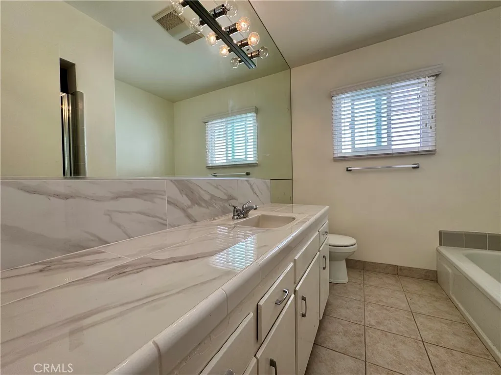 Additional image 6 of 122 N Croft Ave Unit 7, Los Angeles, CA 90048