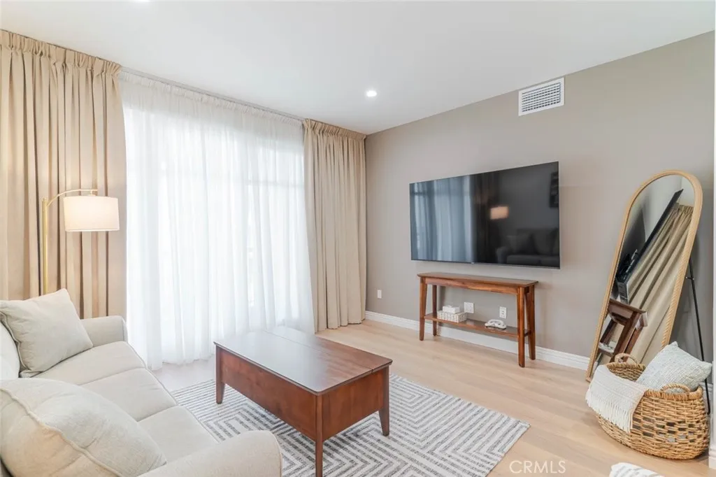 Additional image 10 of 352 Caruso Avenue, Glendale, CA 91210