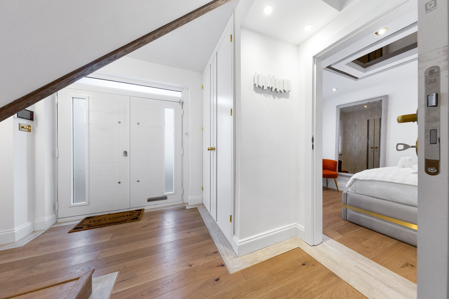 Additional image 16 of 3 Bed Flat, Cheval Place, SW7, N1 7GU