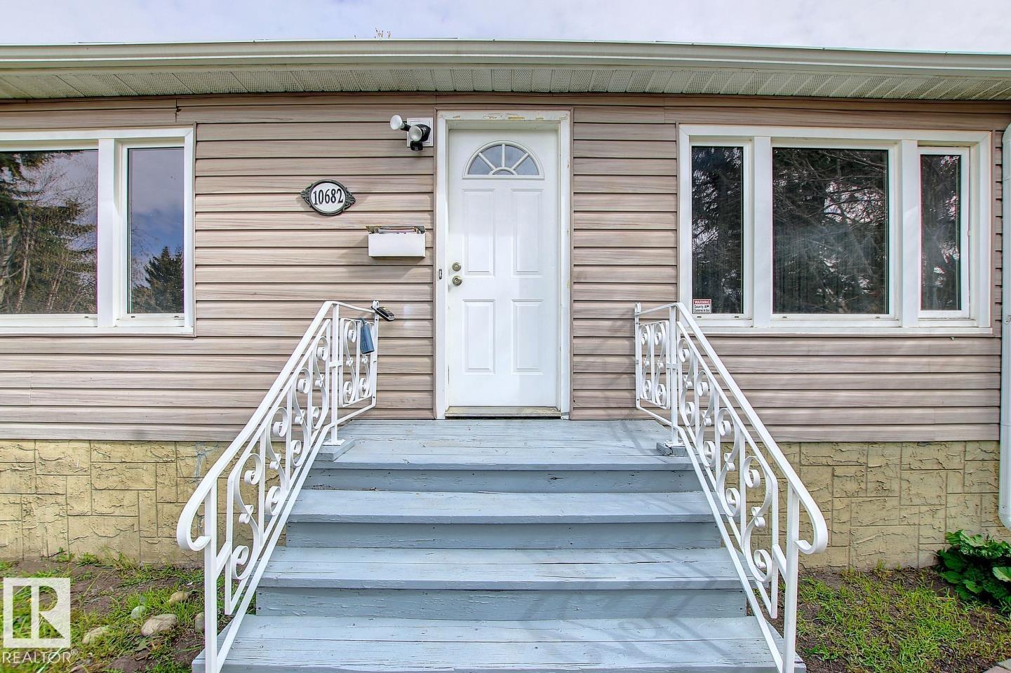 Additional image 2 of 10682 61 Avenue NW, Edmonton, AB, T6H1L7