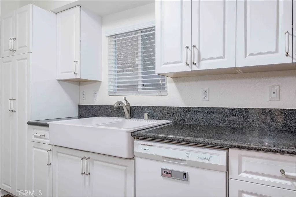 Additional image 10 of 208 19th Street Unit 3, Huntington Beach, CA 92648